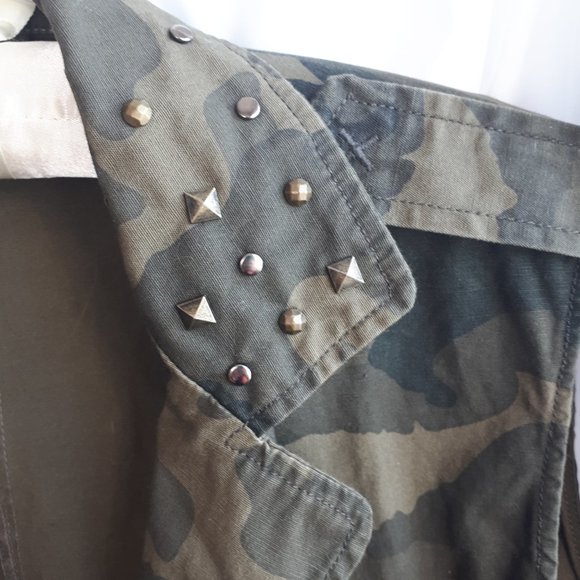 Army Camouflage Vest - Picture 2 of 10